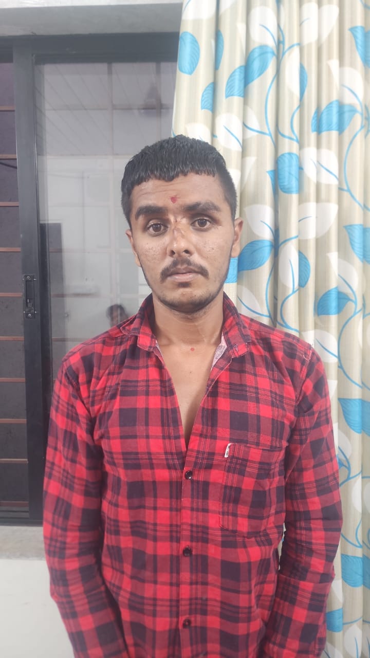 कराड शहर परिसरातील रेकॉर्डवरील गुंड एक वर्षाकरीता स्थानबद्ध  