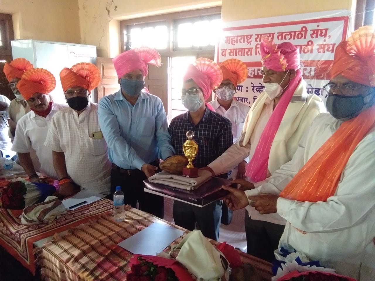 मेमन यांचा आदर्श महसूल विभागातील कर्मचार्‍यांनी घ्यावा