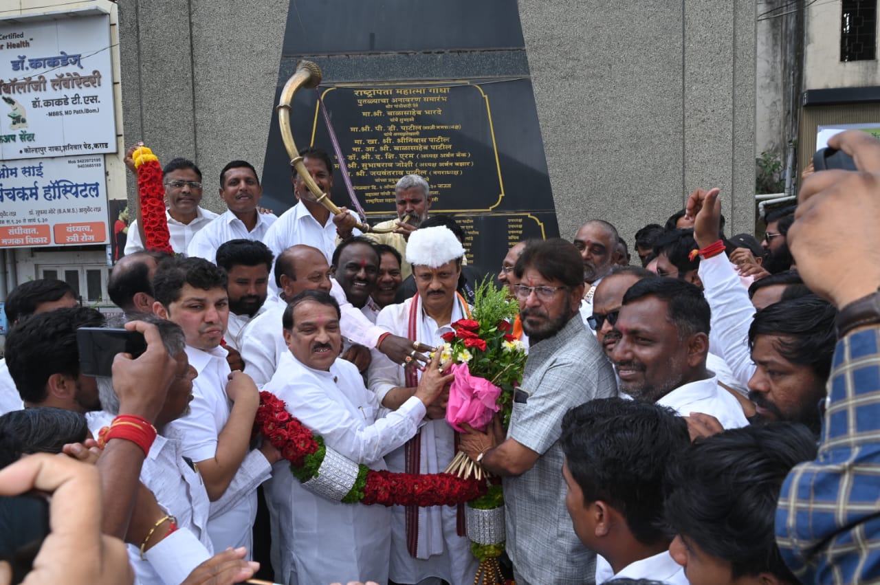 उपमुख्यमंत्री अजित पवार यांचे भाजपा कार्यकर्त्यांकडून  कराडमध्ये स्वागत