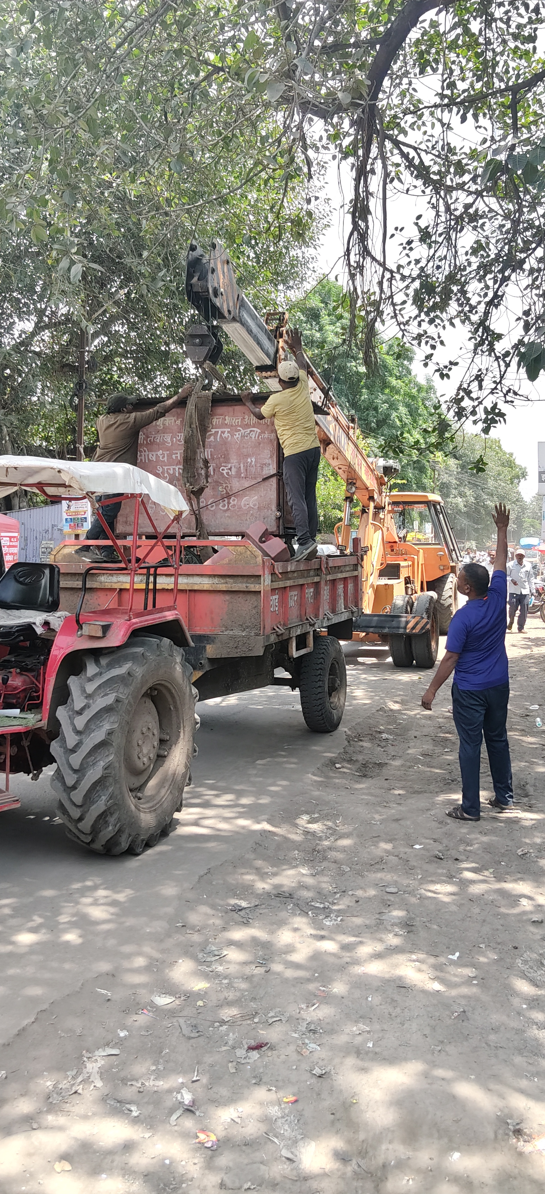 वाई शहरात नगरपरिषदेची 'अतिक्रमण हटाव' मोहीम