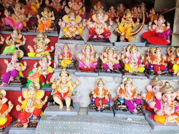 पुसेगाव येथे गणेश मूर्तींच्या ऑनलाईन बुकिंगला सुरुवात