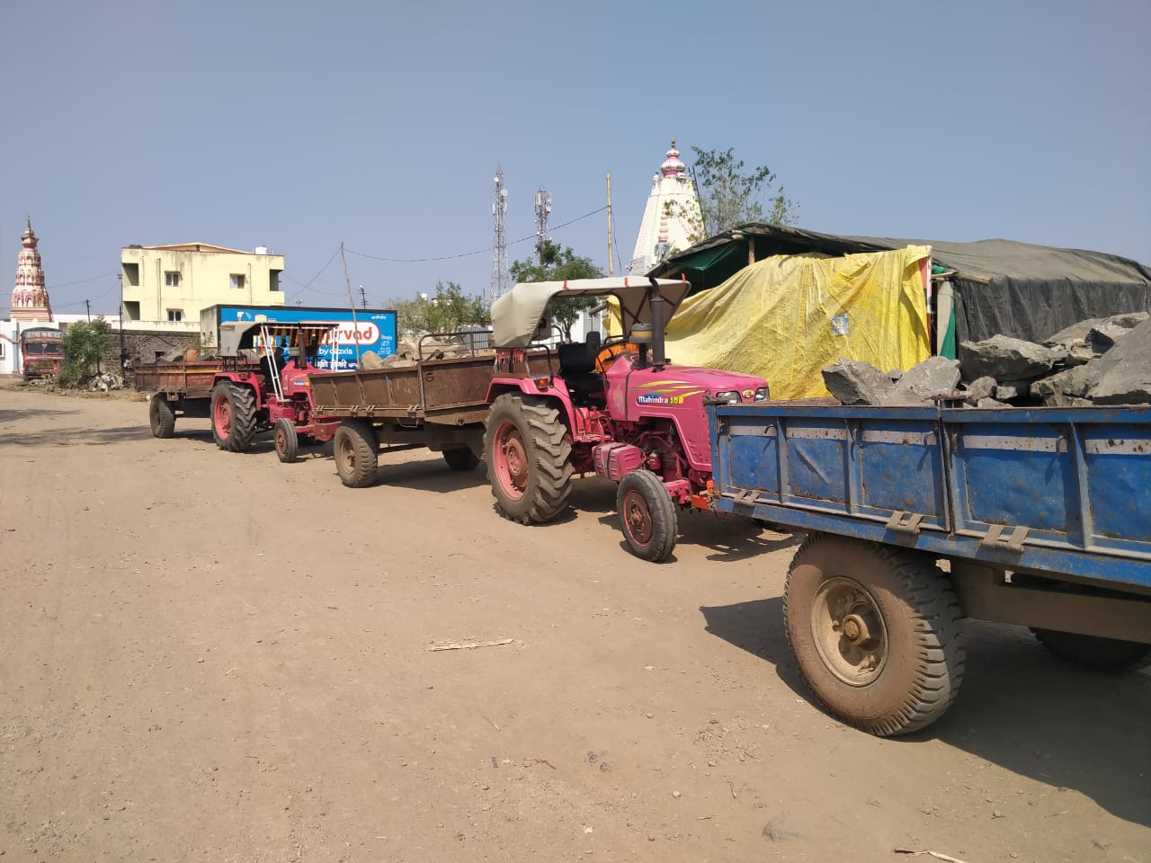 अवैध गौण खनिज वाहतूक करणार्‍या वाहनांवर ‘महसूल’ची कारवाई; तीन ट्रॅक्टर जप्त