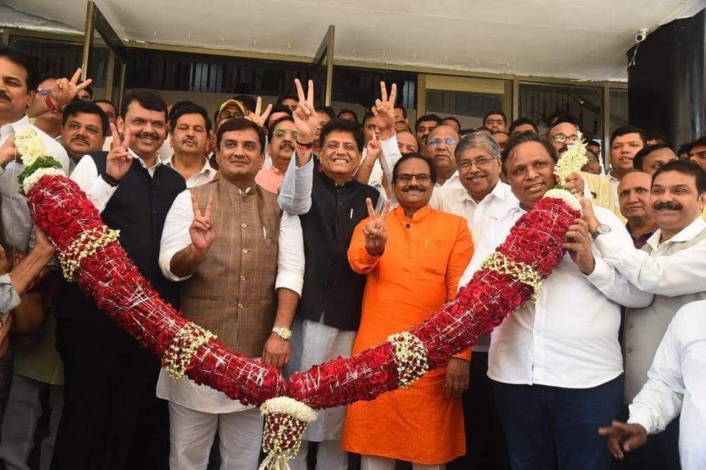 महाविकास आघाडीला मोठा धक्का; भाजपाचे धनंजय महाडिक विजयी, संजय पवार पराभूत! 