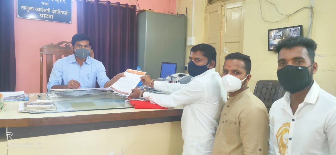 नेचल हेळवाकमध्ये ब्लास्टिंग करून मोठ्या प्रमाणावर डबरचे उत्खनन 