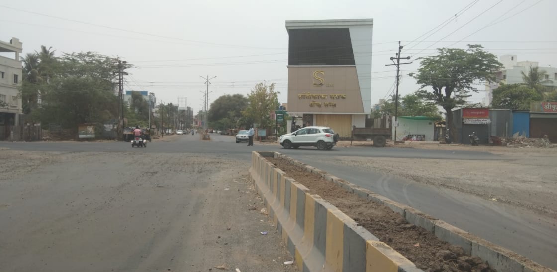 फलटणमधील सोने-चांदी व्यापार्‍याचे रिंगरोडवरील रस्त्यावर अतिक्रमण