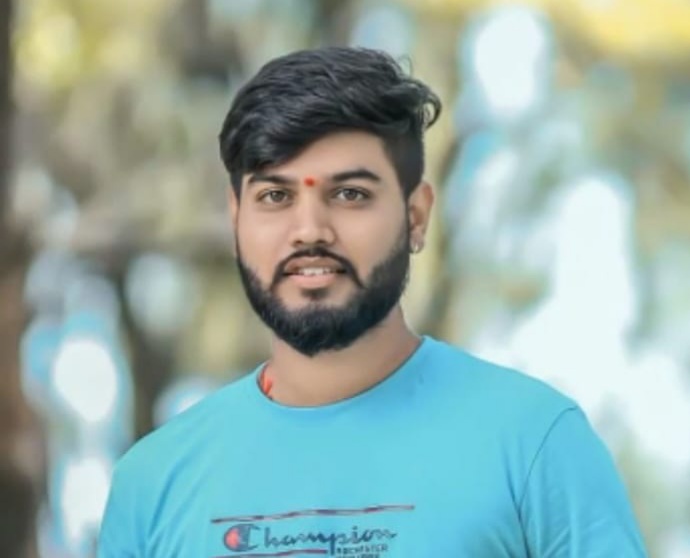 युवकाचा धारदार कोयत्याने वार करून खून  