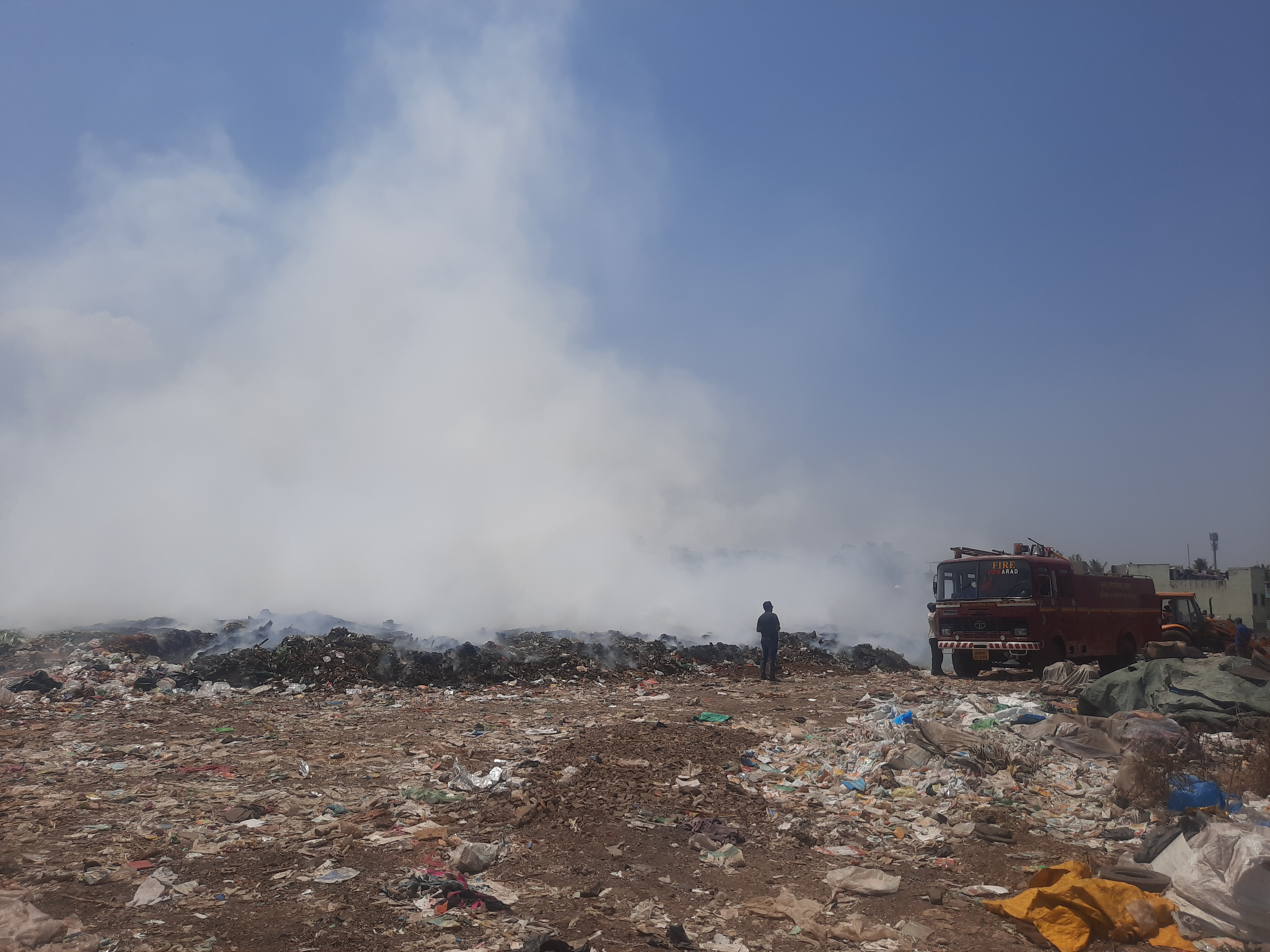  कराड पालिकेच्या कचरा डेपोला आग 