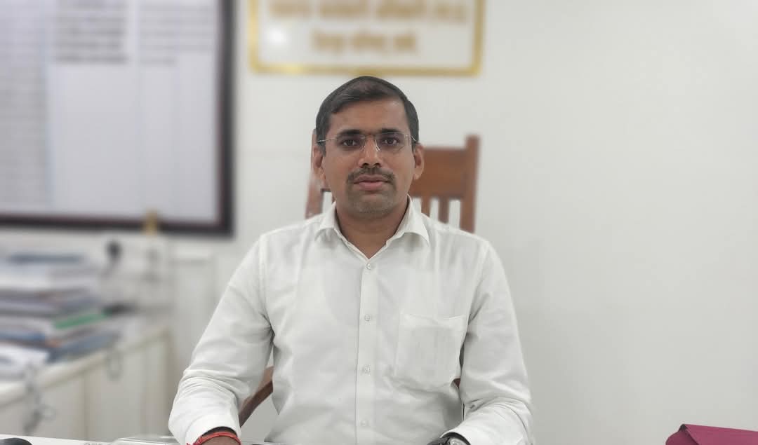 उपमुख्य कार्यकारी अधिकारी अविनाश फडतरे यांना राज्यस्तरीय गुणवंत अधिकारी पुरस्कार जाहीर