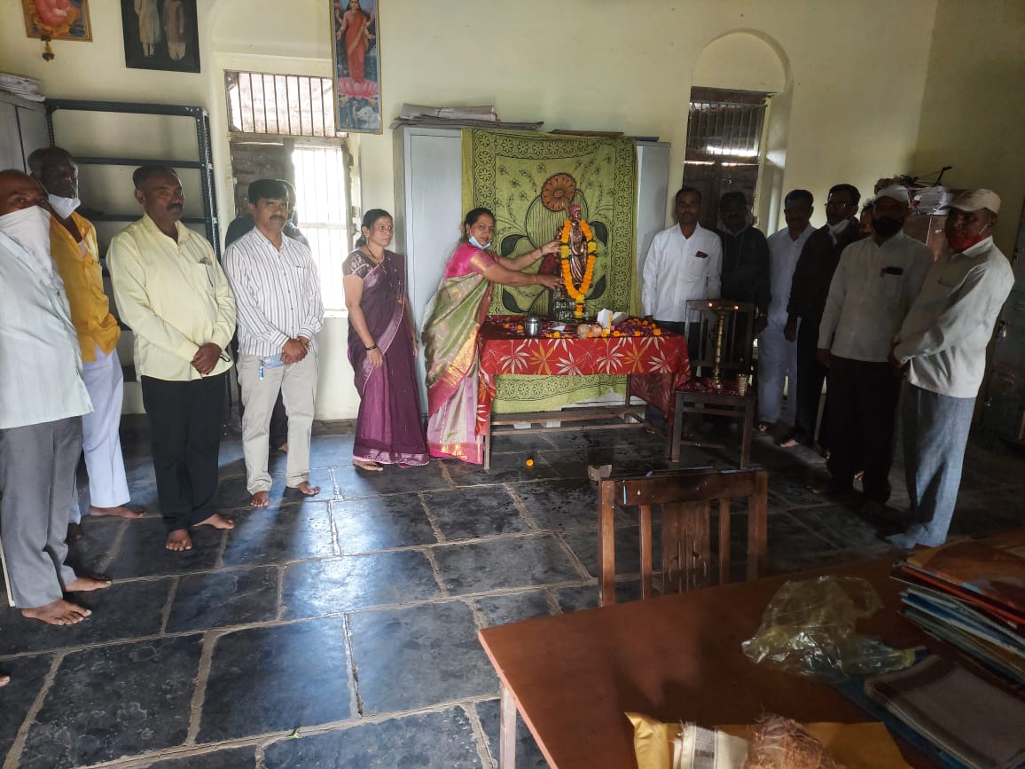 पुसेसावळी येथे शिवजयंती उत्साहात साजरी