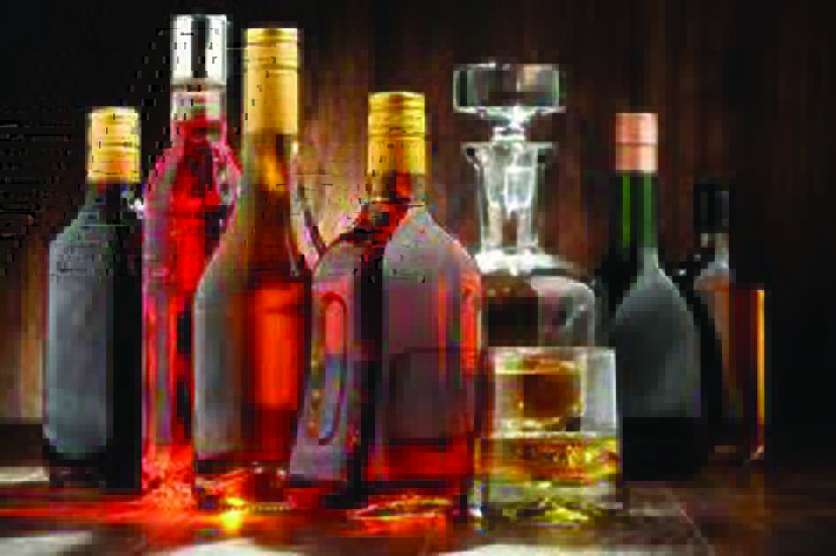 वाई येथे दारु विक्री करणार्‍या युवकास अटक 