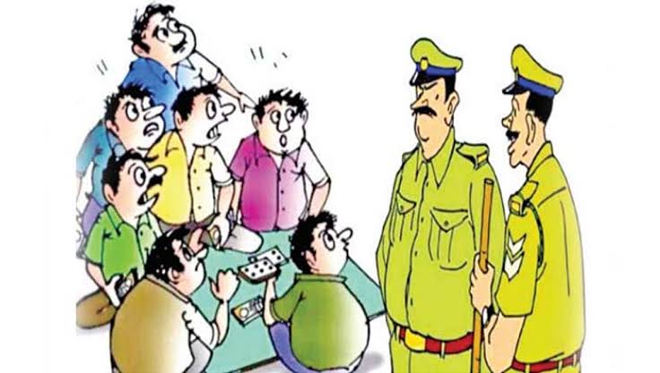 कराडात खळबळ; माजी नगरसेवक सापडला जुगार अड्ड्यावर 