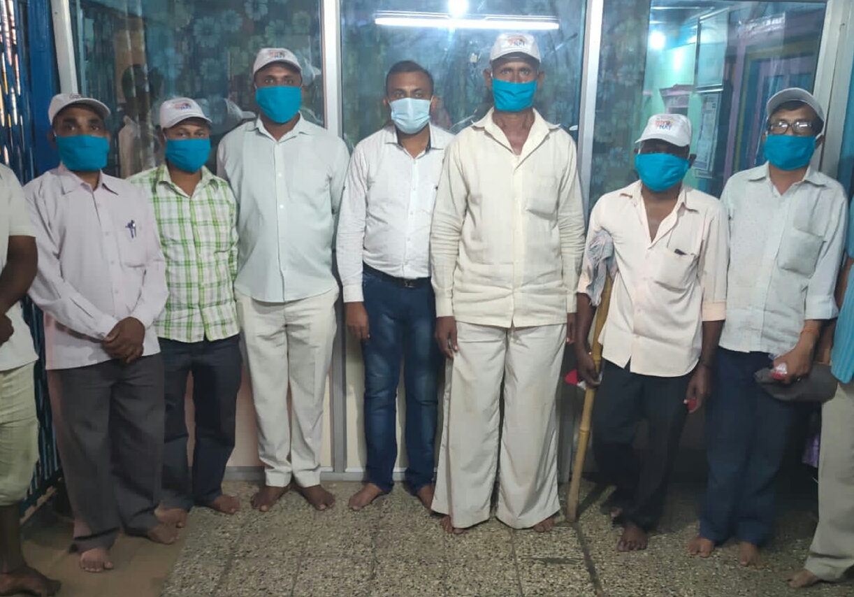 नांदगावात ग्रामपंचायत कर्मचार्‍यांचा सन्मान :  कामगार दिनाचे औचित्य