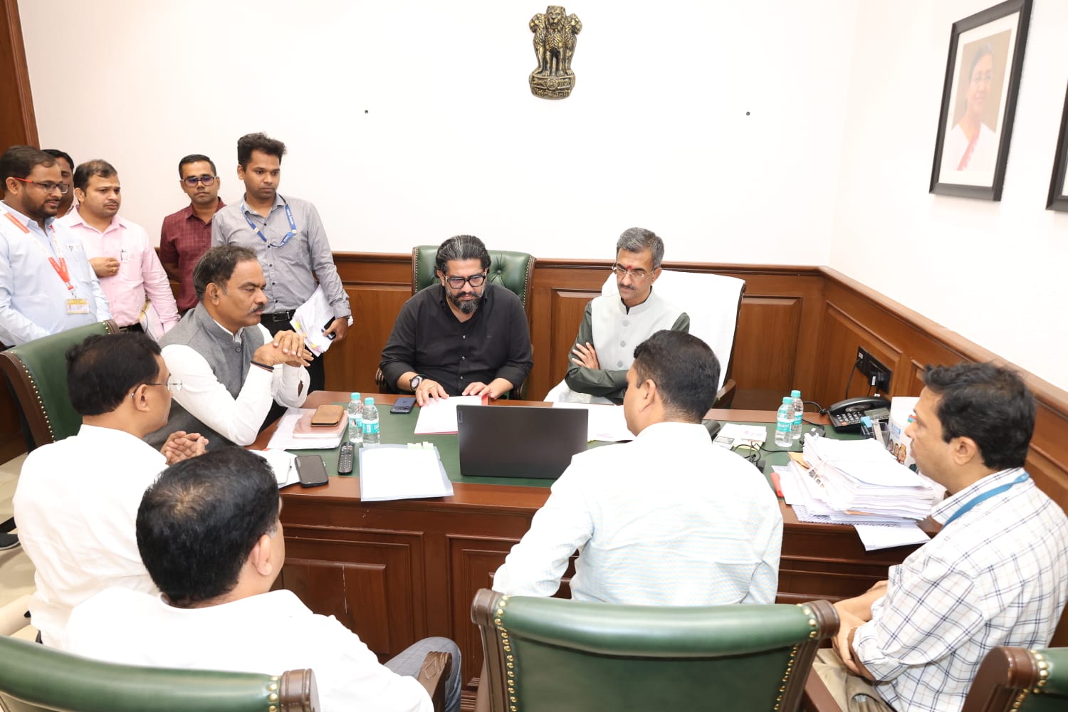 किल्ले प्रतापगडावर वीर जिवाजी महाले यांचे भव्य स्मारक उभारण्यास मंजुरी   बांधकाम मंत्री शिवेंद्रसिंहराजे भोसले व पर्यटन मंत्री शंभुराज देसाई यांच्या संयुक्त बैठकीत महत्त्वपूर्ण निर्णय