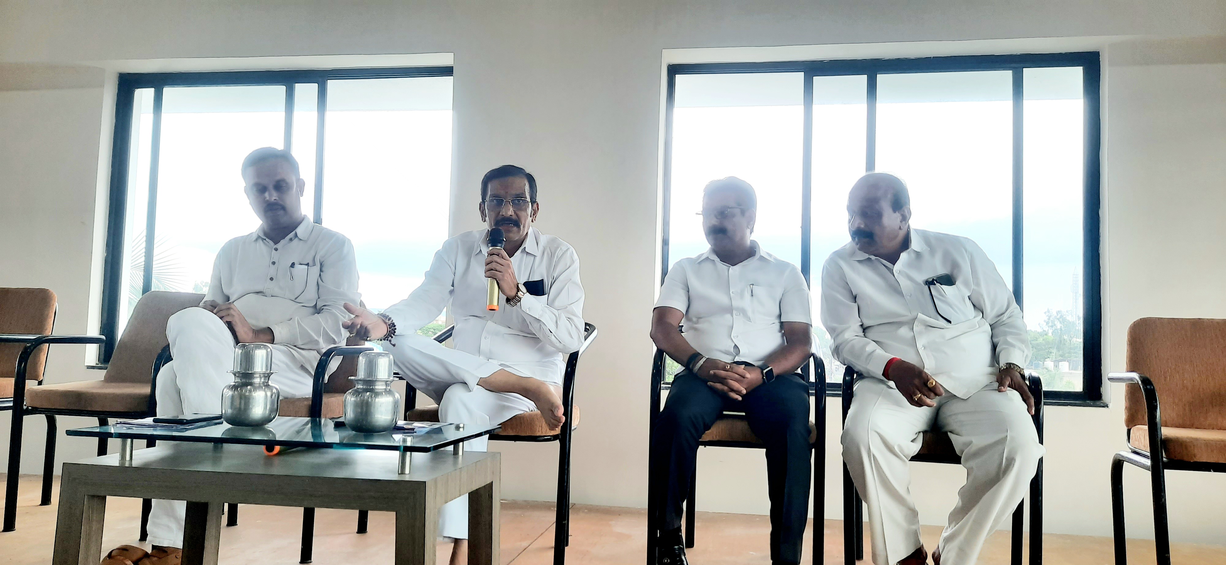 लोकनेते विलासकाका यांचे पूर्णाकृती पुतळ्याचे सोमवारी अनावरण