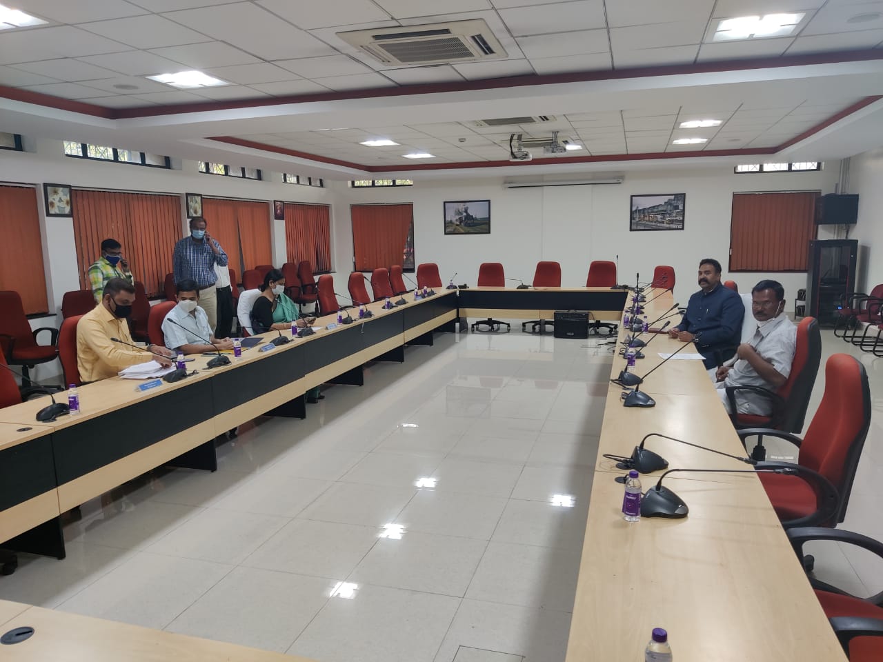 फलटण-पंढरपूर रेल्वे सर्वेक्षणाबाबत आढावा बैठक संपन्न