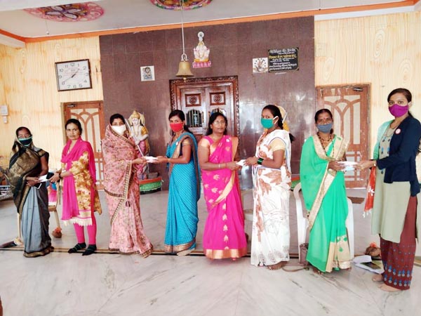 बचत गटाच्या माध्यमातून महिलांनी आर्थिक विकास साधावा