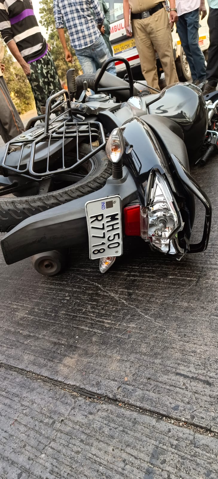 दुधाच्या टँकरच्या धडकेत प्राध्यापकाचा मृत्यू