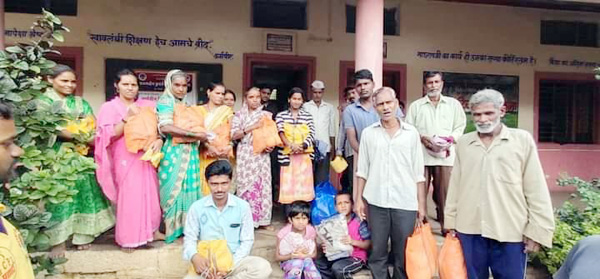 ‘हिंगणगाव’च्या अनिकेतचा लॉकडाऊन काळात गरजूंना मदतीचा हात..!