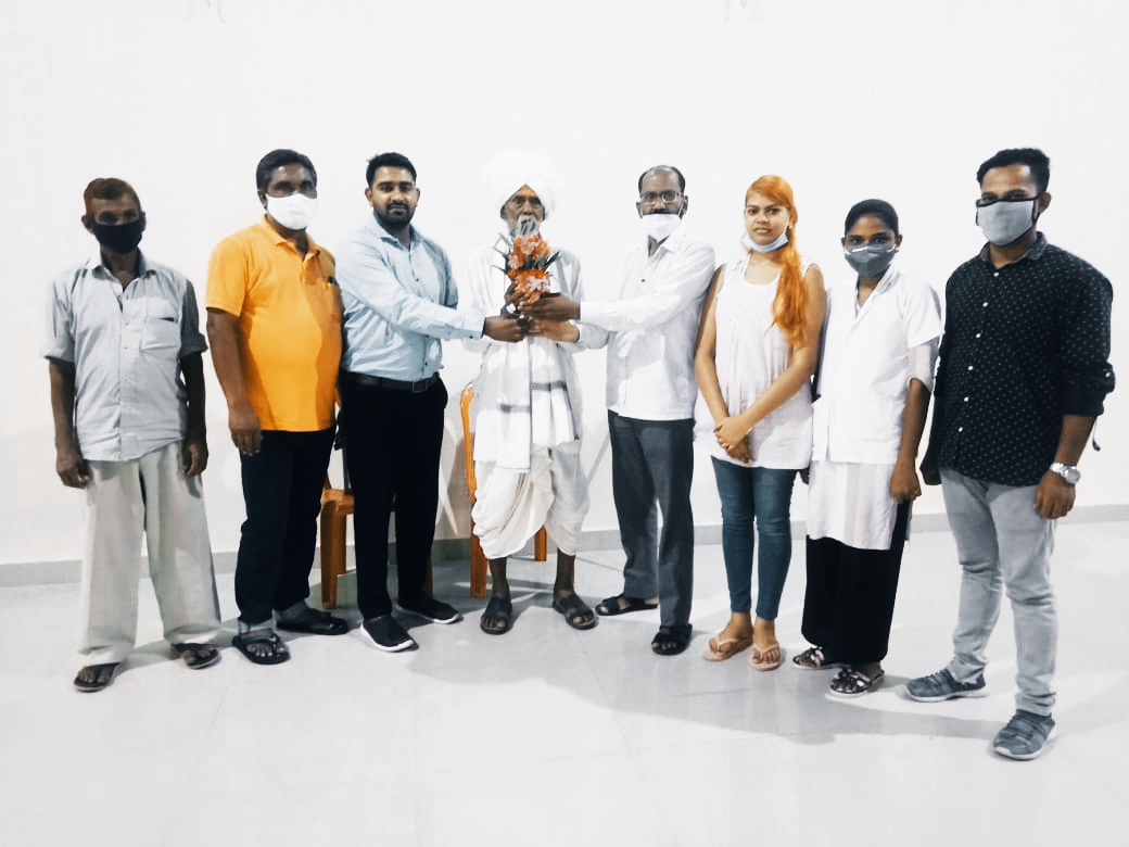 मलवडी येथील 98 वर्षांच्या आजोबांची कोरोनावर यशस्वी मात