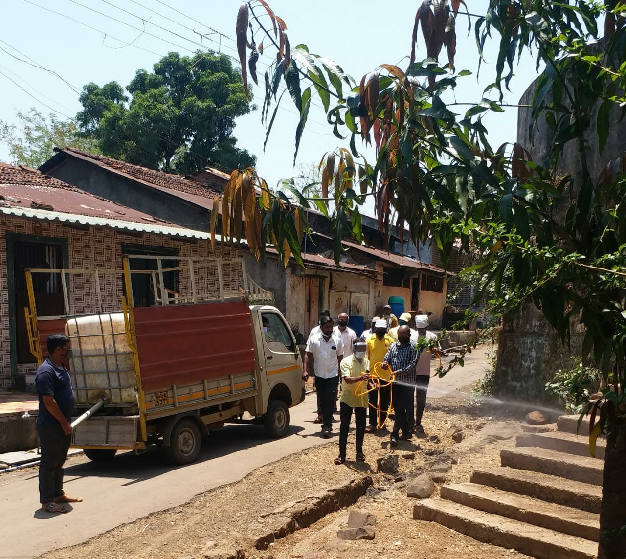 ग्रामस्थांनी प्रशासनाच्या निर्बंधांचे पालन करावे