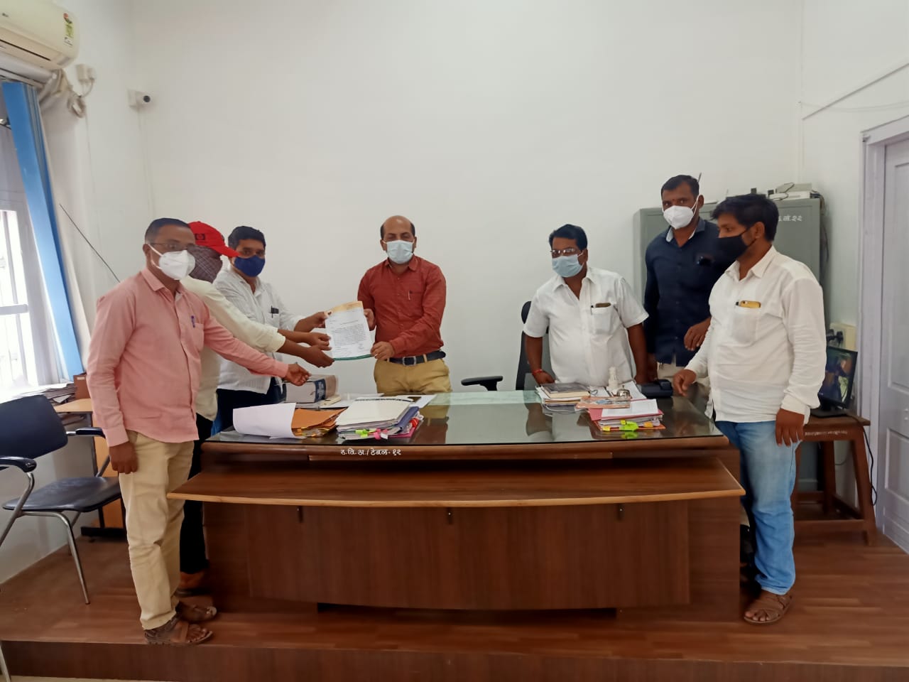 कोविड स्मशानभूमीच्या शेजारील नागरिकांना त्रास होणार नाही याची काळजी घ्या