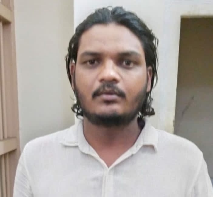 पोक्सो गुन्ह्यातील फरार आरोपीस अटक  