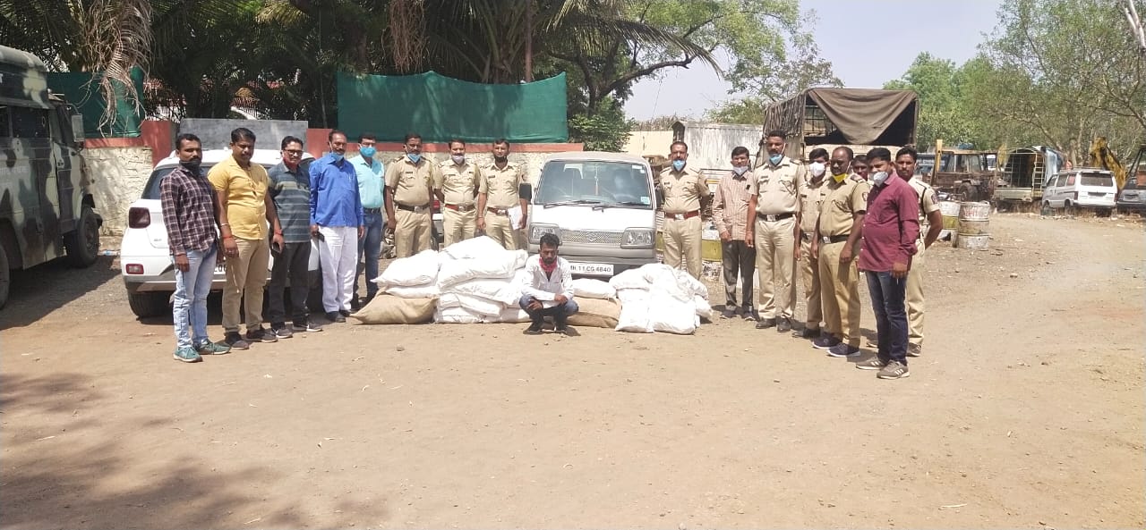 विनापरवाना गुटख्याची वाहतूक केल्याप्रकरणी एकास अटक