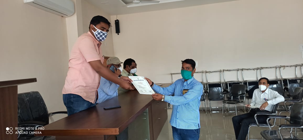 सचिन ढवण यांचा जिल्हा आपत्ती व्यवस्थापनातर्फे गौरव