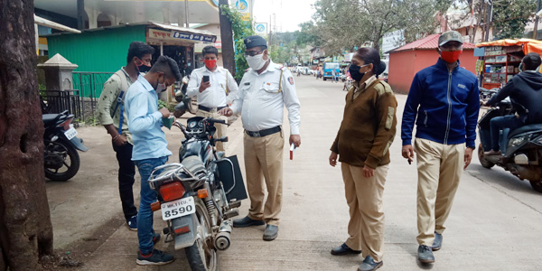 पाचगणी पोलिसांची मास्क न घालता फिरणार्‍यांवर कारवाई 