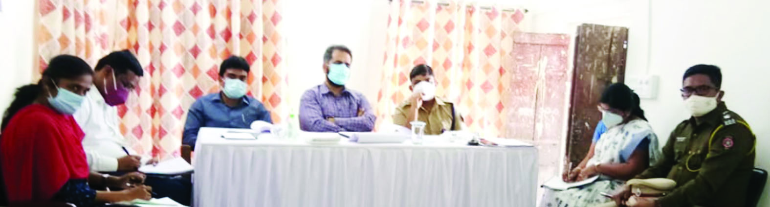 कोरोनाचा प्रसार रोखण्यासाठी प्रशासनाने कठोर भूमिका घ्यावी 