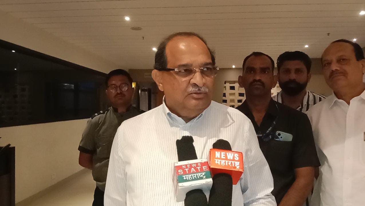 छगन भुजबळांनी मुक्ताफळे उधळणे थांबवावे महसुलमंत्री राधाकृष्ण विखे-पाटील