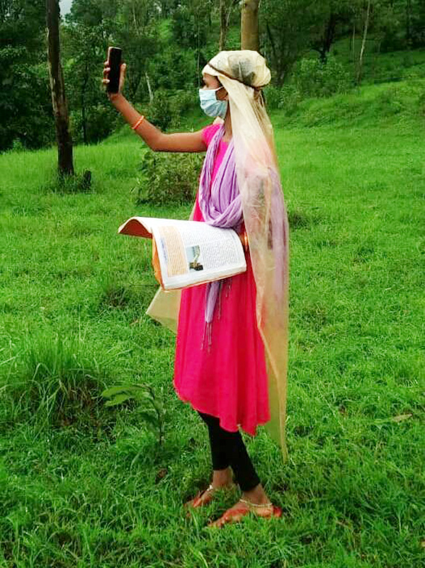 ‘सावरी’ गावातील मुलं डोंगरात शोधताहेत ‘रेंज’