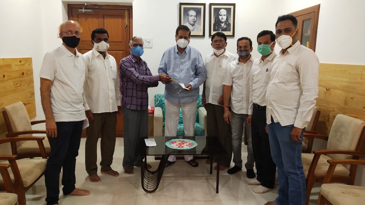 किराणा व्यापारी संघटनेचे आ. पृथ्वीराज चव्हाण यांना निवेदन